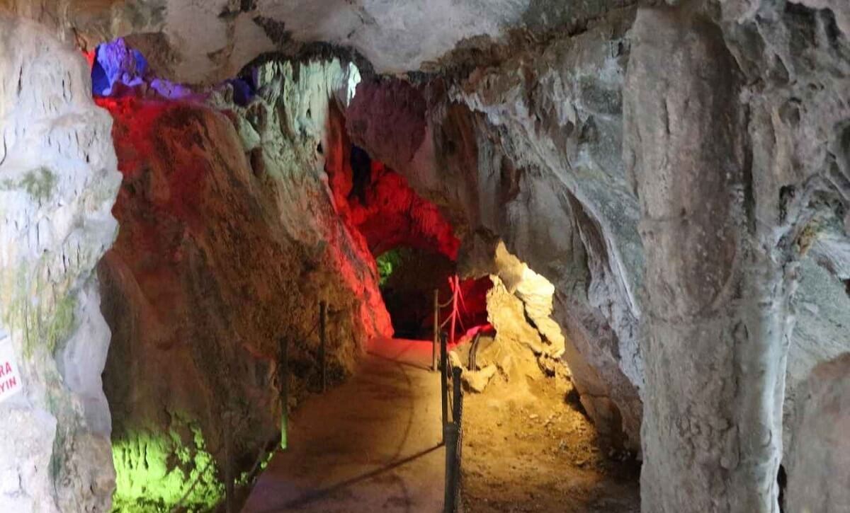 Keloğlan Mağarası 