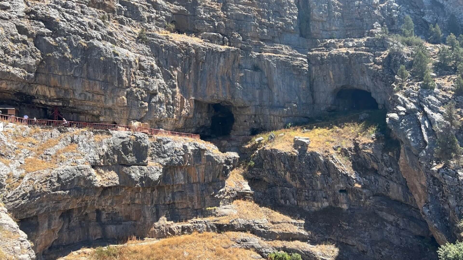 Tınaztepe mağarası