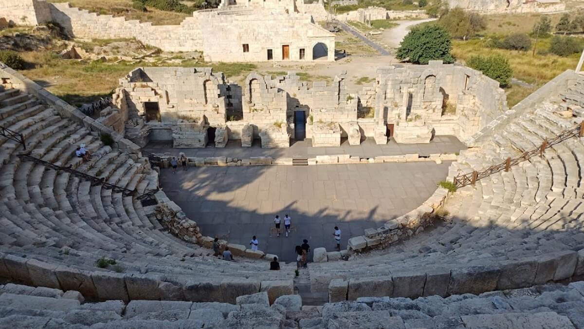 Patara antik kenti tiyatrosu